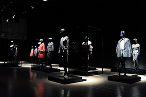 アンベル 2014-15年秋冬コレクション - 抽象画家 アド・ラインハートの“黒”に魅せられて|写真25