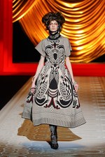 ヒロコ コシノ 2014-15年秋冬コレクション - 自由な女性に捧ぐ、贅を尽くしたミックススタイル｜写真1