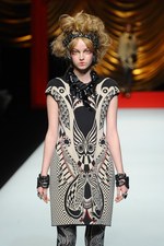 ヒロコ コシノ 2014-15年秋冬コレクション - 自由な女性に捧ぐ、贅を尽くしたミックススタイル｜写真4