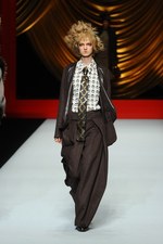 ヒロコ コシノ 2014-15年秋冬コレクション - 自由な女性に捧ぐ、贅を尽くしたミックススタイル｜写真12