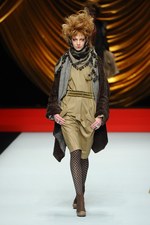 ヒロコ コシノ 2014-15年秋冬コレクション - 自由な女性に捧ぐ、贅を尽くしたミックススタイル｜写真20