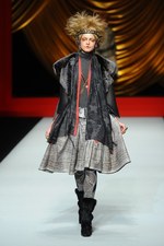 ヒロコ コシノ 2014-15年秋冬コレクション - 自由な女性に捧ぐ、贅を尽くしたミックススタイル｜写真22