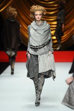 ヒロコ コシノ 2014-15年秋冬コレクション - 自由な女性に捧ぐ、贅を尽くしたミックススタイル｜写真23