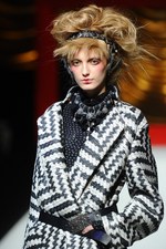 ヒロコ コシノ 2014-15年秋冬コレクション - 自由な女性に捧ぐ、贅を尽くしたミックススタイル｜写真31