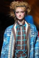 ヒロコ コシノ 2014-15年秋冬コレクション - 自由な女性に捧ぐ、贅を尽くしたミックススタイル｜写真49