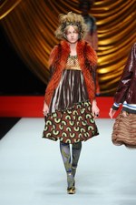 ヒロコ コシノ 2014-15年秋冬コレクション - 自由な女性に捧ぐ、贅を尽くしたミックススタイル｜写真53