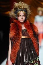 ヒロコ コシノ 2014-15年秋冬コレクション - 自由な女性に捧ぐ、贅を尽くしたミックススタイル｜写真54