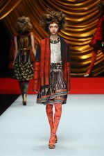 ヒロコ コシノ 2014-15年秋冬コレクション - 自由な女性に捧ぐ、贅を尽くしたミックススタイル｜写真56