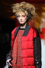 ヒロコ コシノ 2014-15年秋冬コレクション - 自由な女性に捧ぐ、贅を尽くしたミックススタイル｜写真58