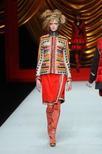 ヒロコ コシノ 2014-15年秋冬コレクション - 自由な女性に捧ぐ、贅を尽くしたミックススタイル｜写真59