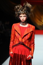 ヒロコ コシノ 2014-15年秋冬コレクション - 自由な女性に捧ぐ、贅を尽くしたミックススタイル｜写真68