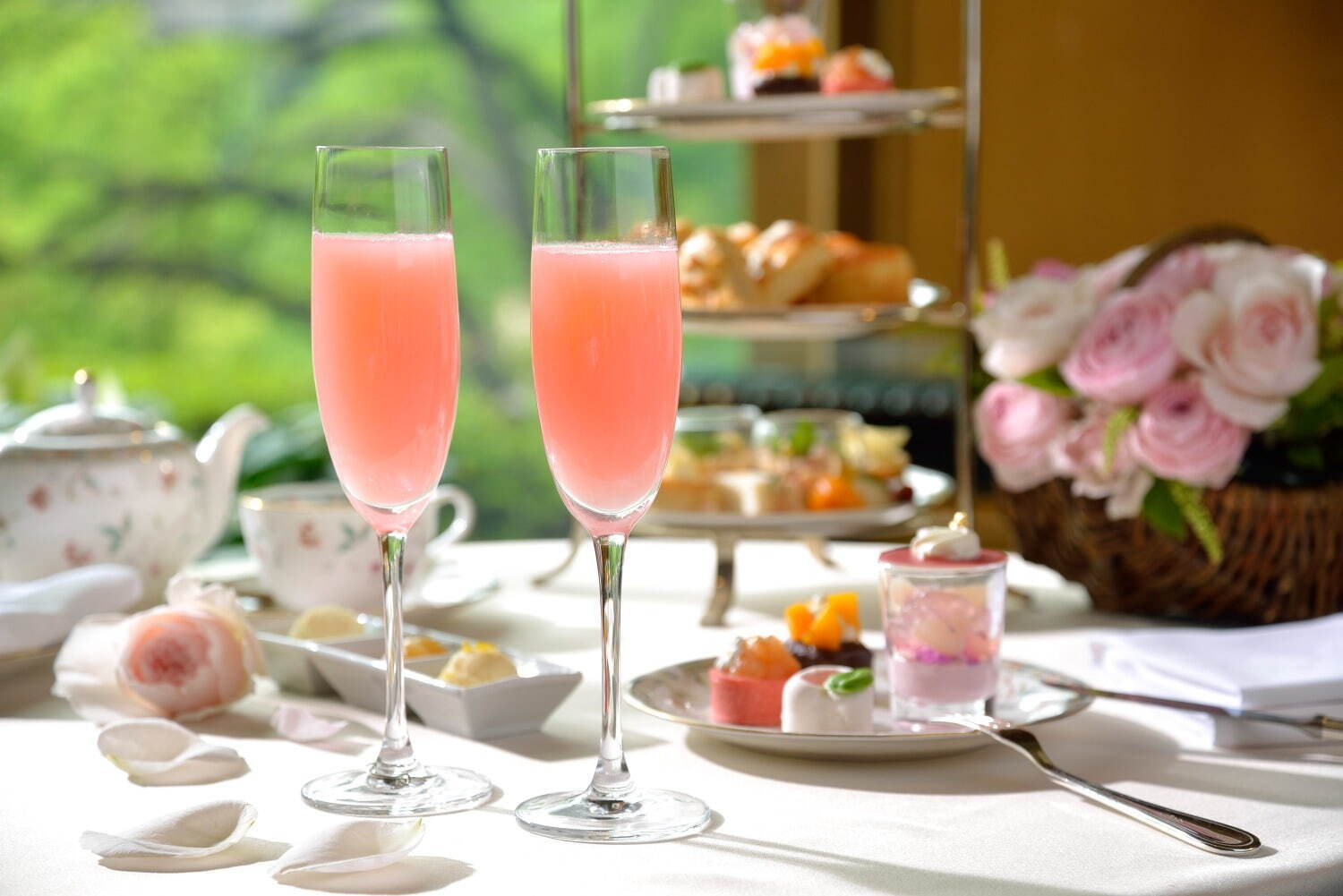 「ピーチアフタヌーンティー」ホテル椿山荘東京で、旬の白桃・黄桃・赤桃スイーツが勢揃い｜写真3