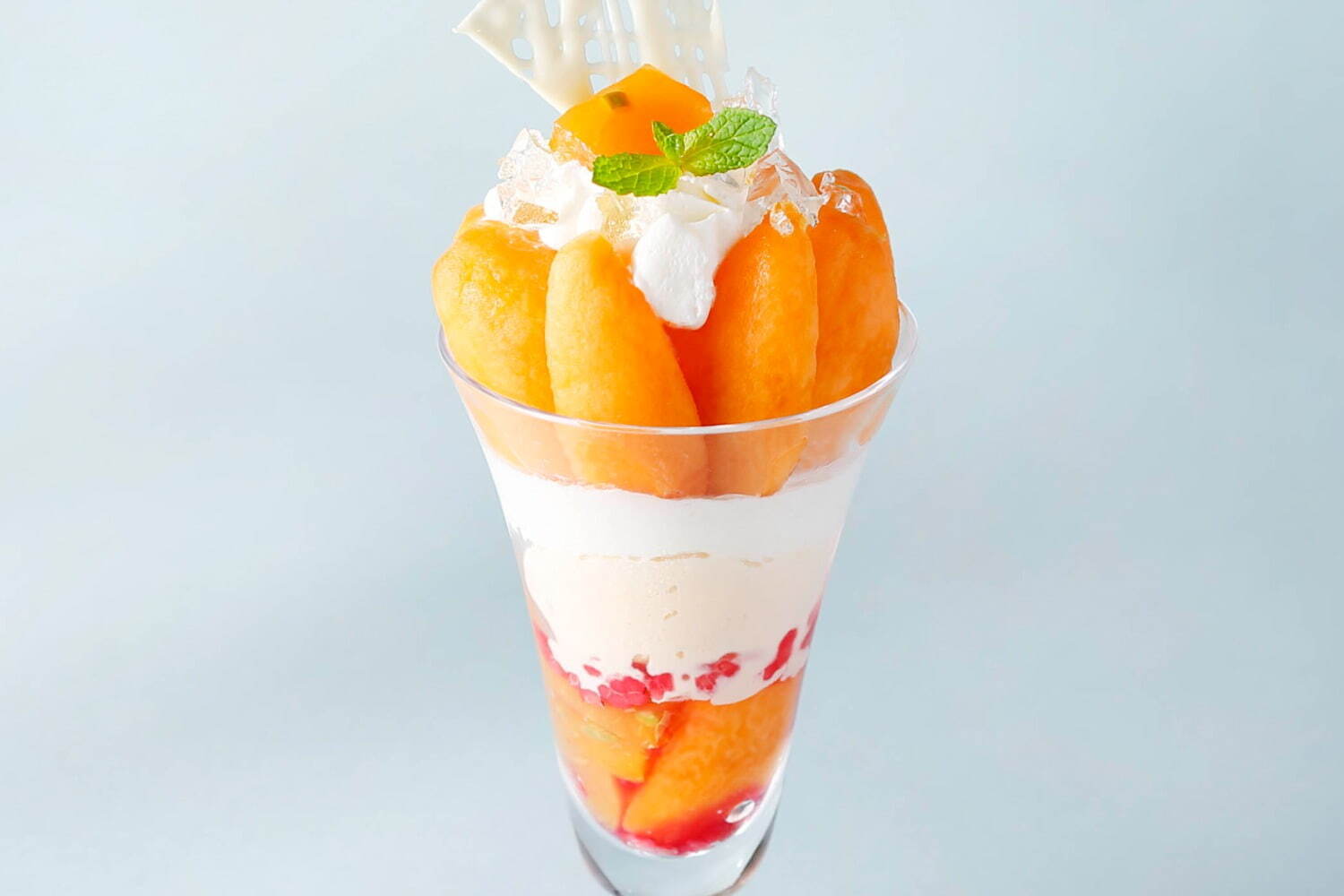 フルーツパーラー｜資生堂パーラー サロン・ド・カフェ ラゾーナ川崎店、枇杷＆マスクメロンの初夏限定パフェ