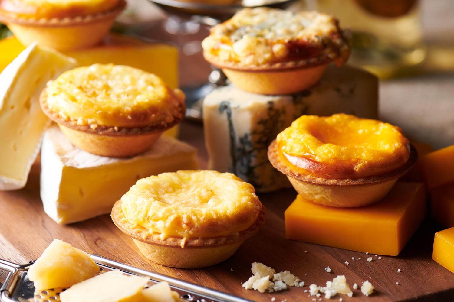 ベイク チーズタルト「大人の焼きたてチーズタルト レッドチェダー」チーズが主役の新作“大人シリーズ”