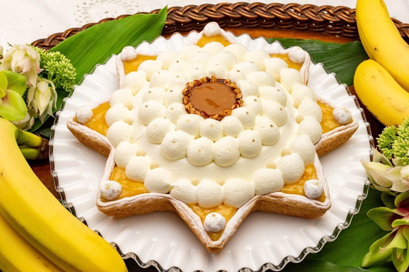 キル フェ ボン“雲＆星”モチーフの「極撰バナナとふわふわクリームのタルト」ソラマチ店限定で