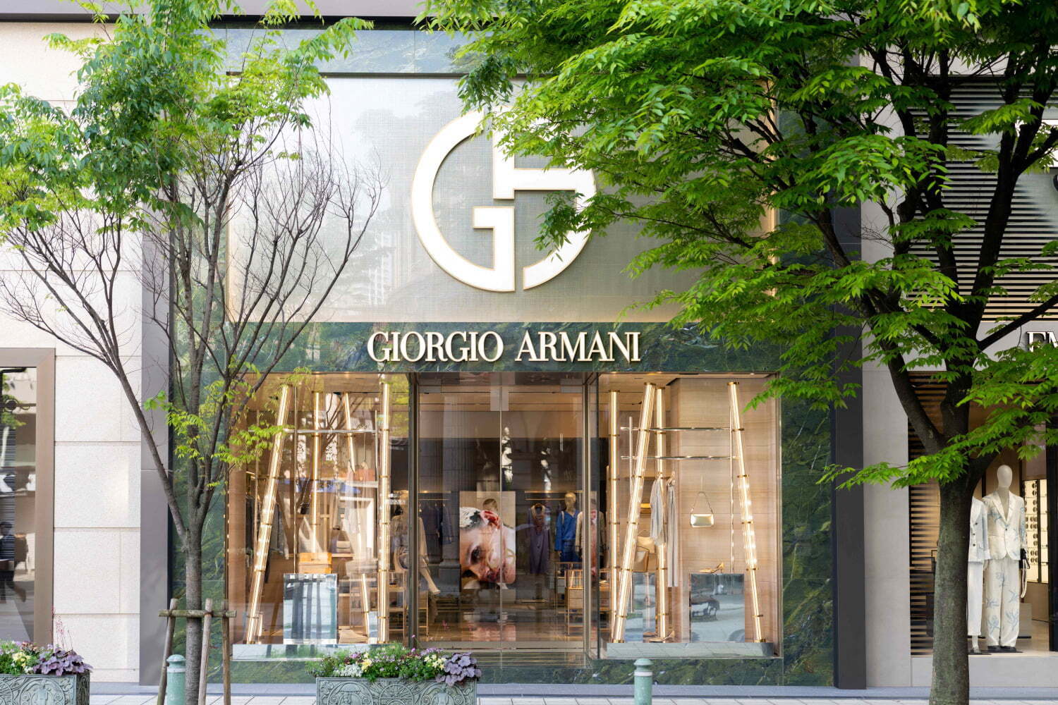 ジョルジオ アルマーニが神戸・旧居留地に新店舗 - サマースエードの ...