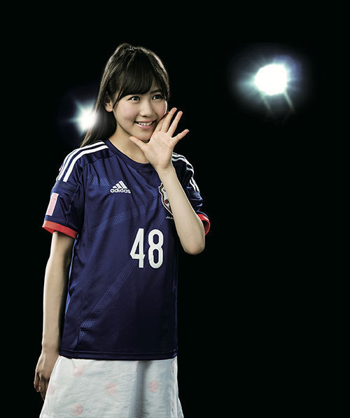 写真4 4 サッカー日本代表 Akb48コラボユニフォームの新cmに大島優子ら出演 ファッションプレス