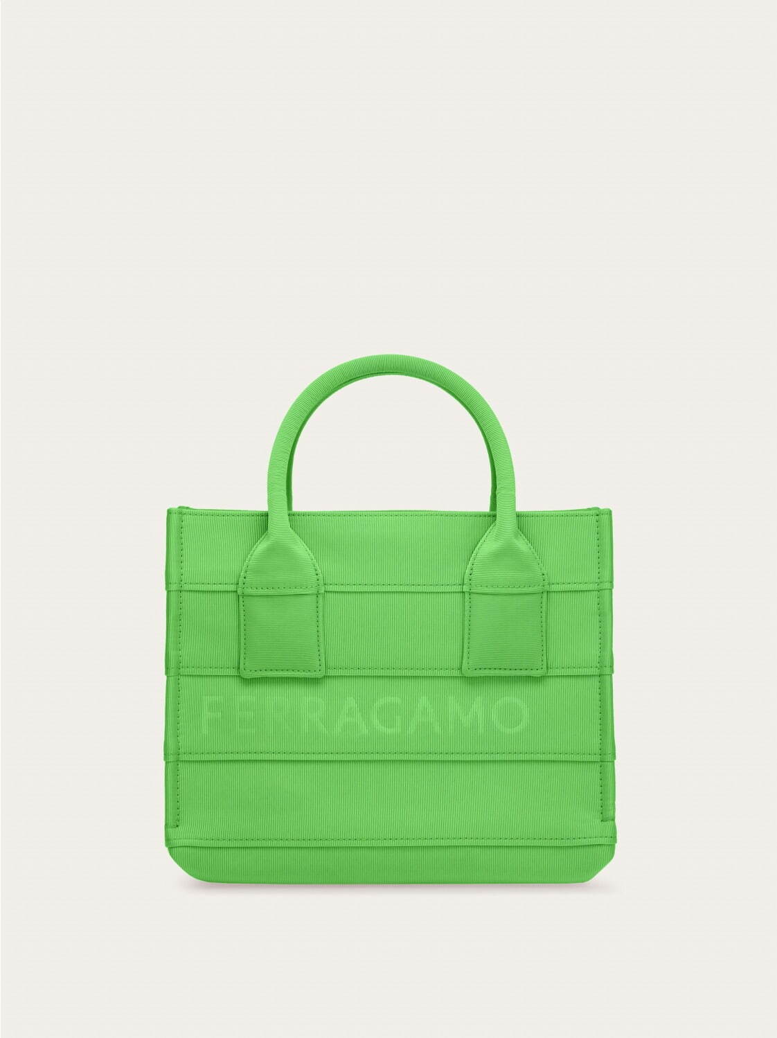 フェラガモ“グログラン”使用の新作ウィメンズトートバッグ、ピンクやブルーのワントーンで｜写真3