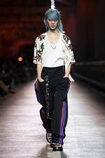 ルイ・ヴィトン 2023年プレフォールコレクション - 想像の岸辺を往来し、絶えず変化する｜写真46