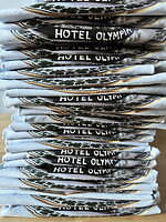 「ホテル・オランピア」が伊勢丹新宿で、オランピア・ル・タンが手掛ける“架空のホテル”アイテム｜写真10