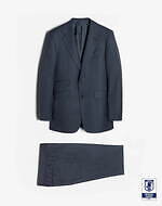 ダンヒルのサッカー日本代表のコラボウェア、ネイビーストライプのスーツ＆水玉ネクタイ｜写真1