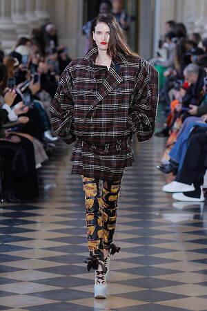 アンドレアス・クロンターラー フォー ヴィヴィアン・ウエストウッド(Andreas Kronthaler for Vivienne Westwood) 2023-24年秋冬ウィメンズ&メンズコレクション  - 写真20