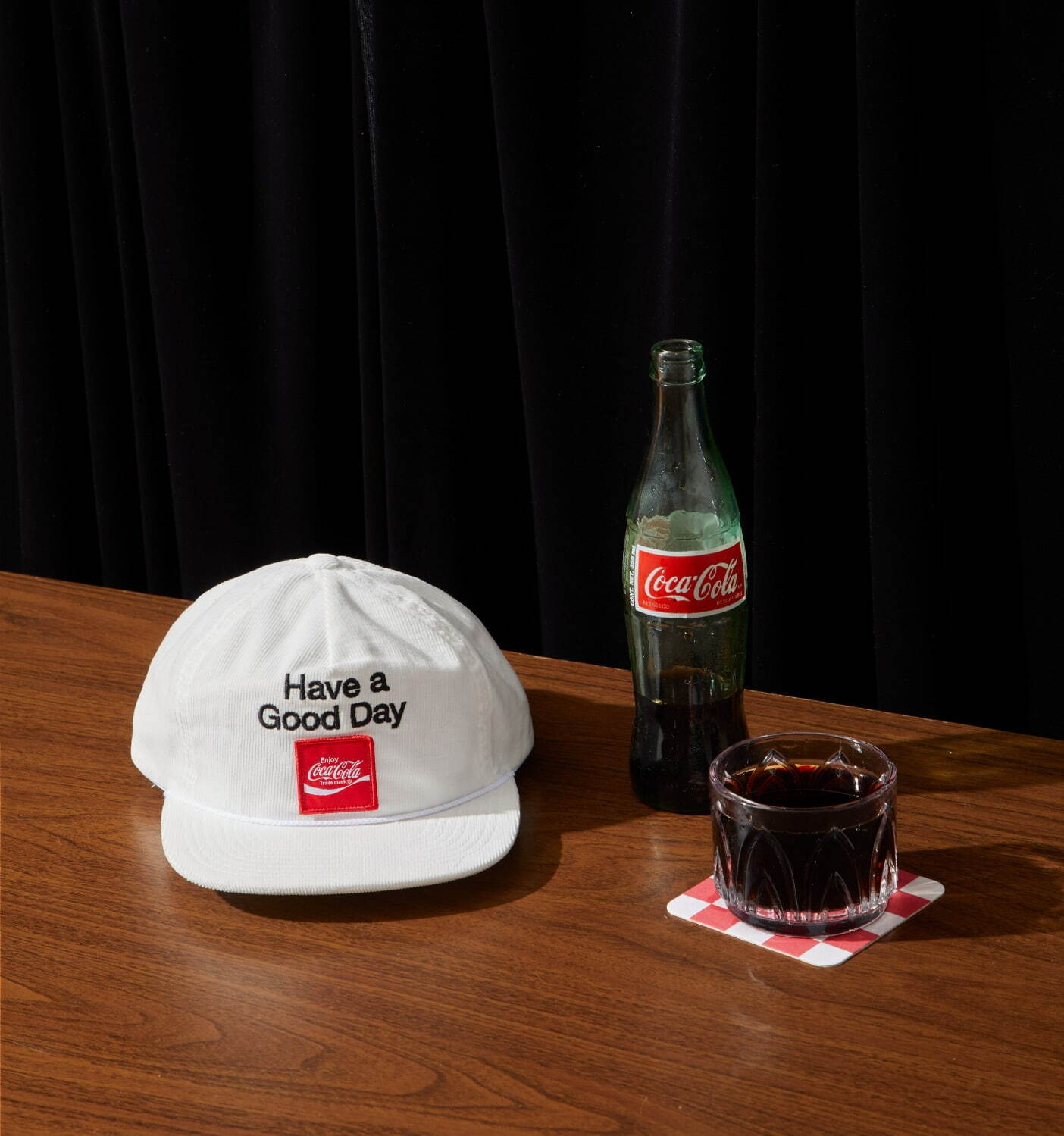 ブリクストン×コカ・コーラ、“70年代の配達員ユニフォーム”着想のCOKEパッチ付きシャツなど｜写真5