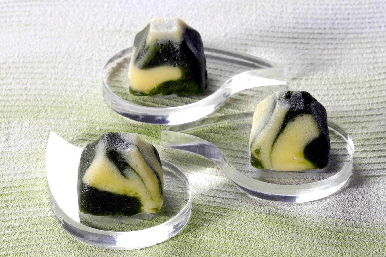 「ミルク生茶の菓」