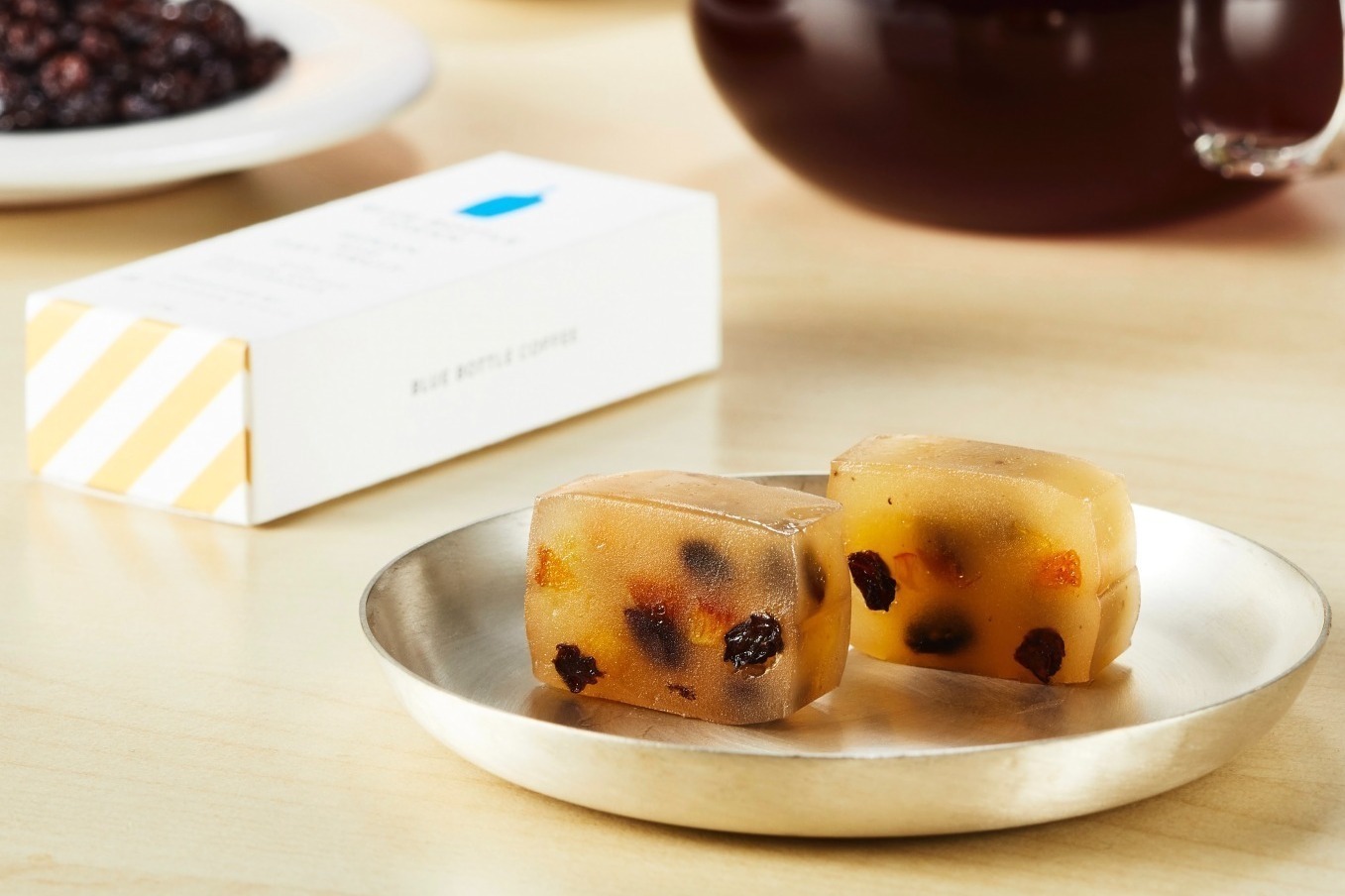 ブルーボトルコーヒー×あんこ菓子専門店「都松庵」羊羹、白餡に“みかん＆ドライフルーツ”をイン