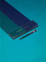 ポール・スミス“鮮やかツートーンカラー”のボールペン、文具ブランド・カランダッシュとコラボ｜写真2