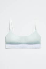 カルバン・クラインとBLACKPINK・ジェニーの限定コレクション、手書きロゴ入りTシャツ＆ジーンズ｜写真25