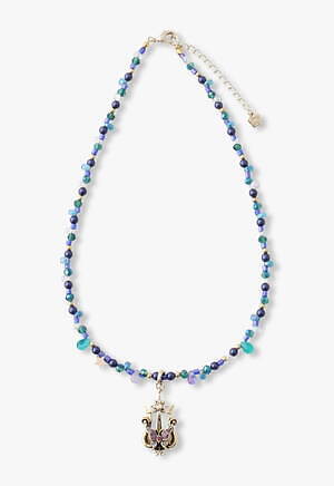 アナ スイ“深海世界”イメージのアクセサリー、イルカのリング＆アンモナイトのネックレスなど｜写真8