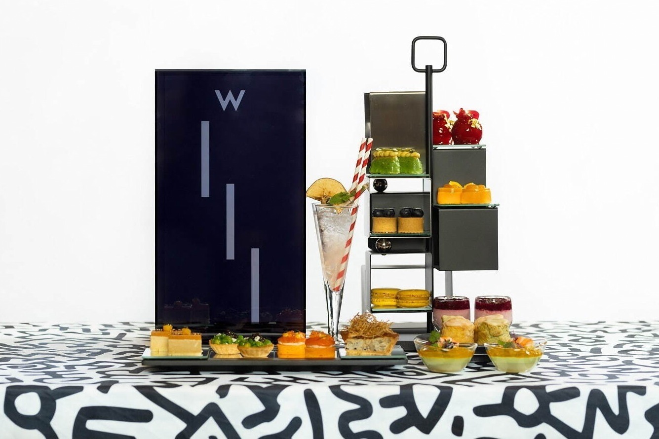 美術館｜中村キース・ヘリング美術館コラボアフタヌーンティーがW大阪で、虹色スイーツ＆作品着想セイボリー