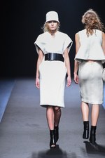 エー ディグリー ファーレンハイト 2014-15年秋冬コレクション - 曇り空の合間から時折射す光｜写真30