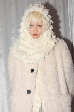 カミシマチナミ イエロー(KAMISHIMA CHINAMI YELLOW) 2023-24年秋冬ウィメンズコレクション  - 写真1