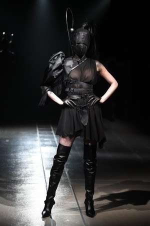 アリスアウアア 2014-15年秋冬コレクション - 「獣たちの墓場