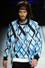 ヨシオクボ 2014-15年秋冬コレクション - スポーツエレガントをハイコントラストで｜写真12