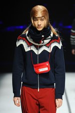 ヨシオクボ 2014-15年秋冬コレクション - スポーツエレガントをハイコントラストで｜写真22