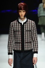 ヨシオクボ 2014-15年秋冬コレクション - スポーツエレガントをハイコントラストで｜写真43