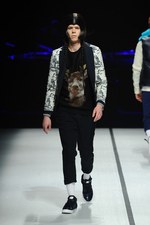 ヨシオクボ 2014-15年秋冬コレクション - スポーツエレガントをハイコントラストで｜写真59