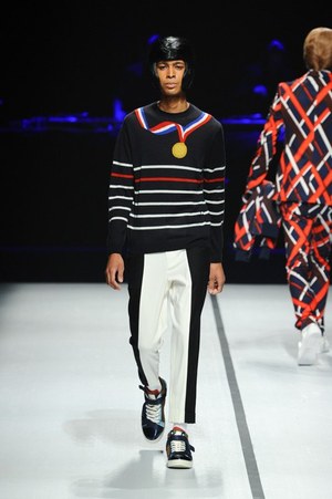 ヨシオクボ 2014-15年秋冬コレクション - スポーツエレガントをハイコントラストで｜写真19