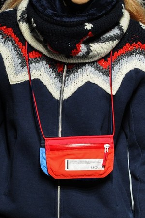 ヨシオクボ 2014-15年秋冬コレクション - スポーツエレガントをハイコントラストで｜写真23