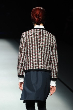 ヨシオクボ 2014-15年秋冬コレクション - スポーツエレガントをハイコントラストで｜写真44