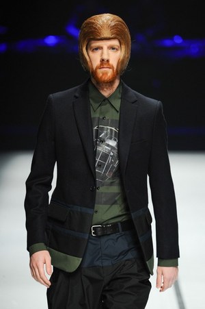 ヨシオクボ 2014-15年秋冬コレクション - スポーツエレガントをハイコントラストで｜写真51