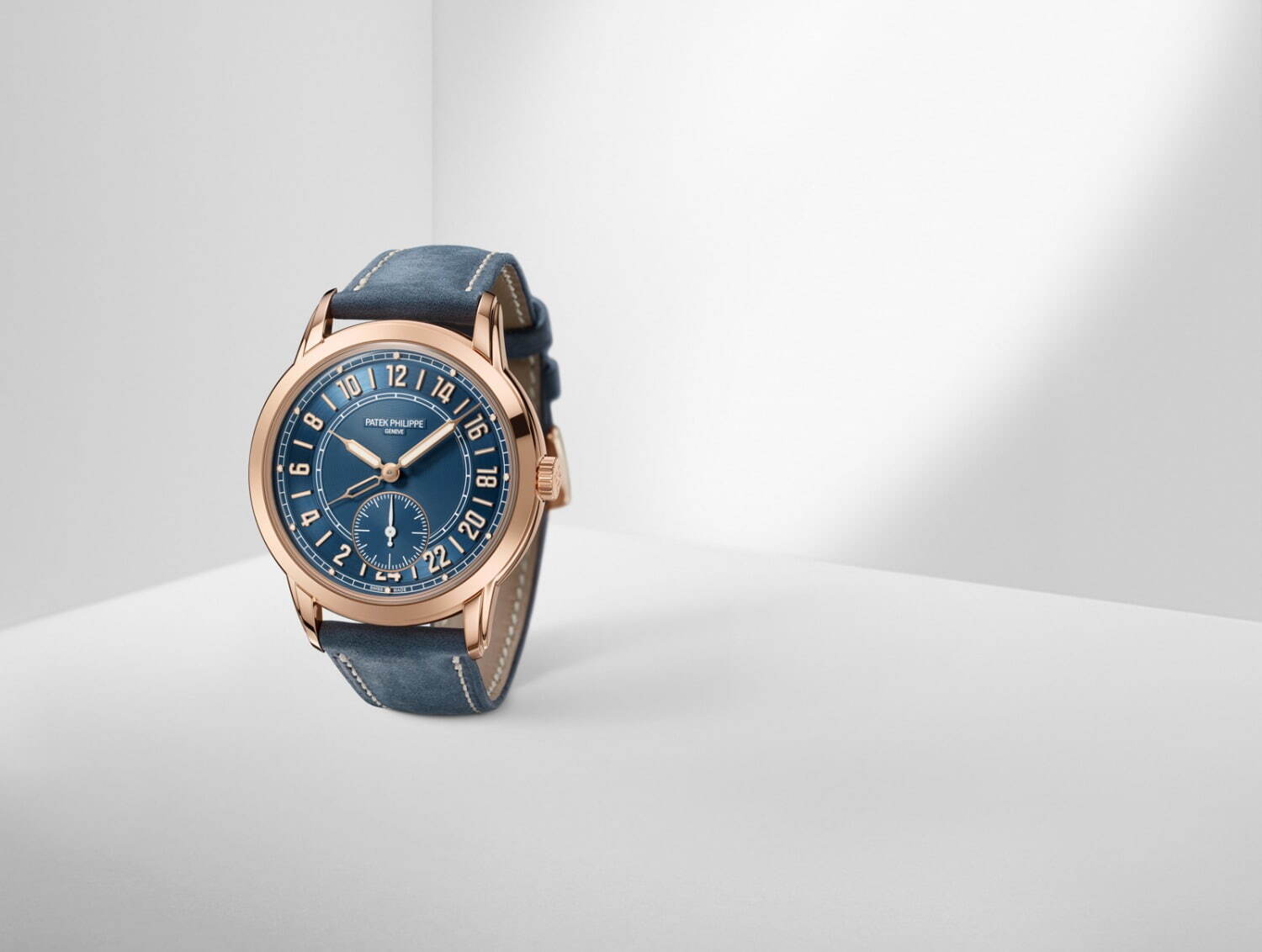 パテック フィリップ腕時計「カラトラバ」23年新作、24時間表示を備え