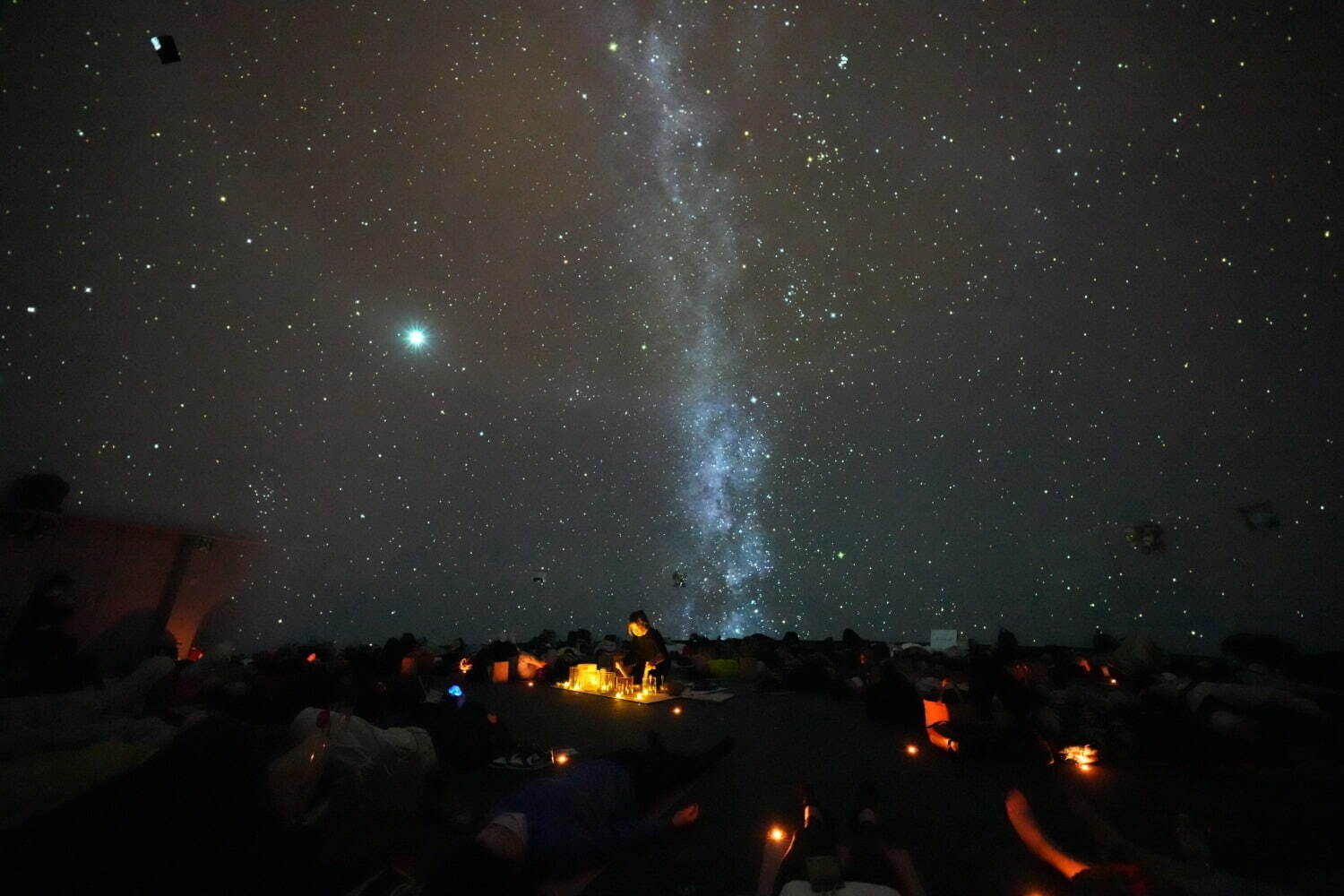 有楽町「プラネタリア TOKYO」初のヨガ＆サウンドバスイベント、"宇宙”着想ドリンク付きで｜写真4