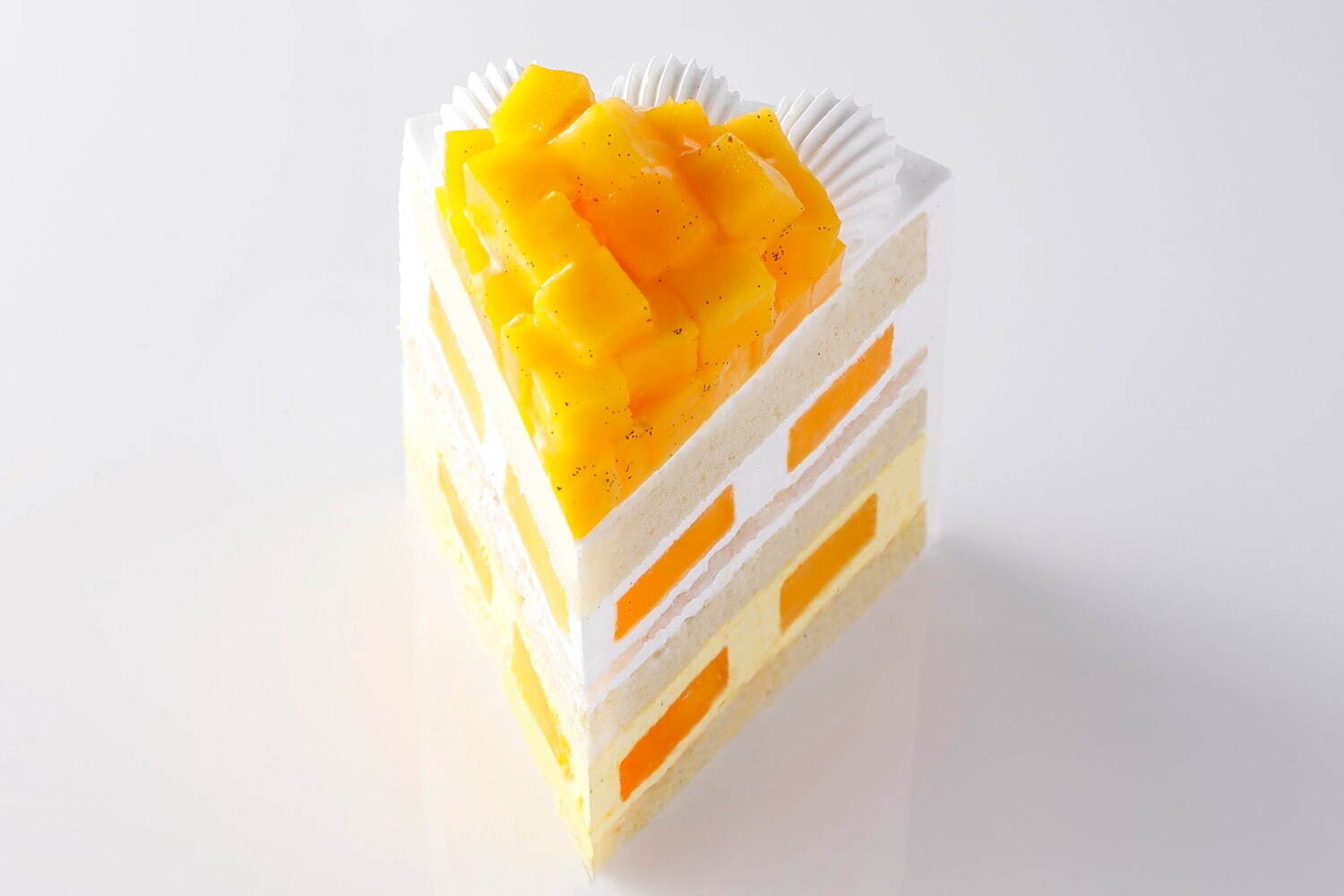 ホテルニューオータニ「新エクストラスーパーマンゴーショートケーキ」国産アップルマンゴー約1個分を使用