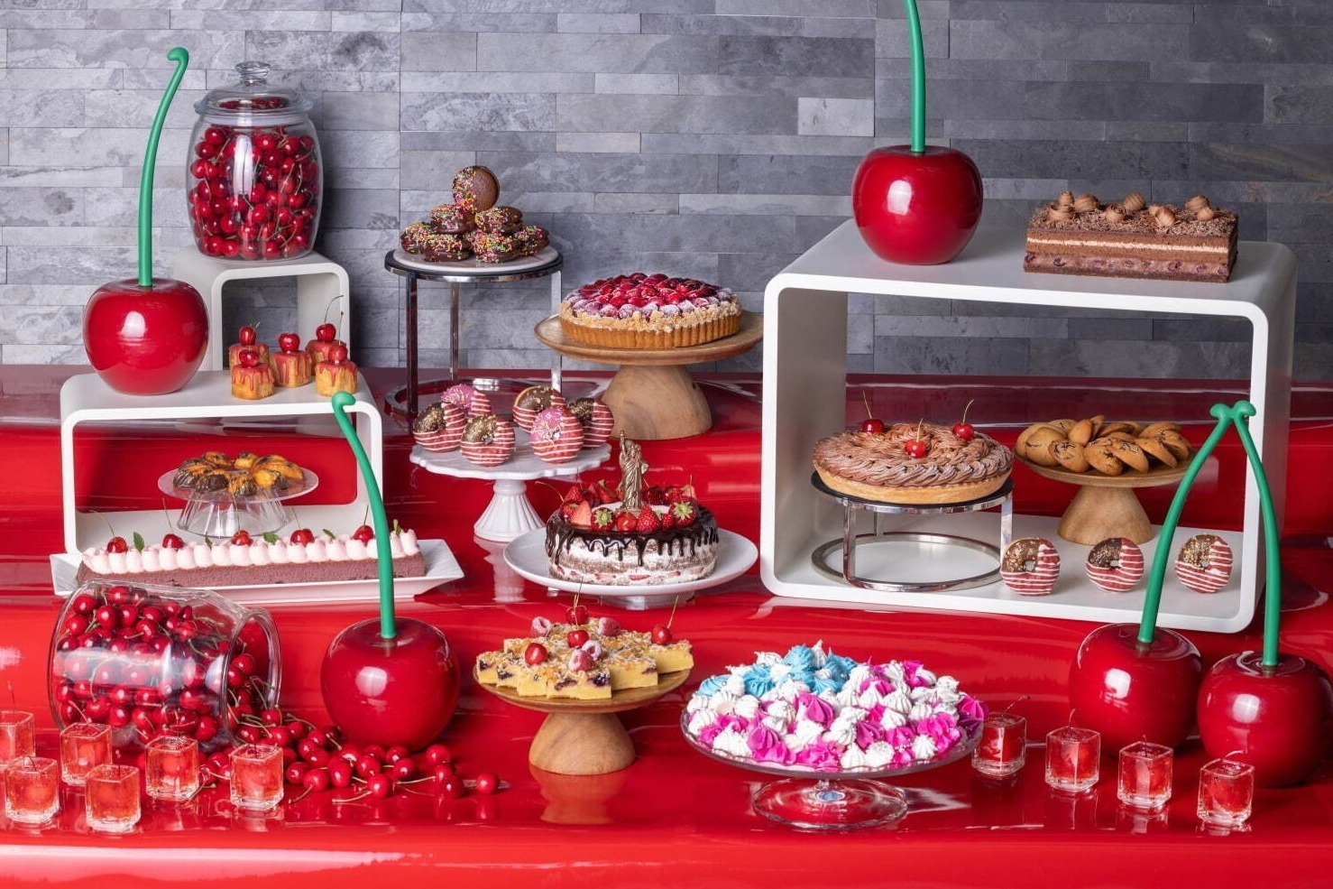 モンブラン｜コンラッド大阪のチェリースイーツビュッフェ、“チェリー×チョコ”のアメリカンスイーツ風ケーキなど