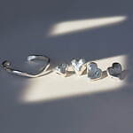 2023年秋冬のトレンド「アクセサリー」人気ジュエリーブランドのおすすめ新作ピアス＆ネックレス｜写真4