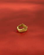 ヴァーミリオンの新作ジュエリー、“薔薇の神話”着想のパールネックレス＆マラカイト輝くピアスなど｜写真16